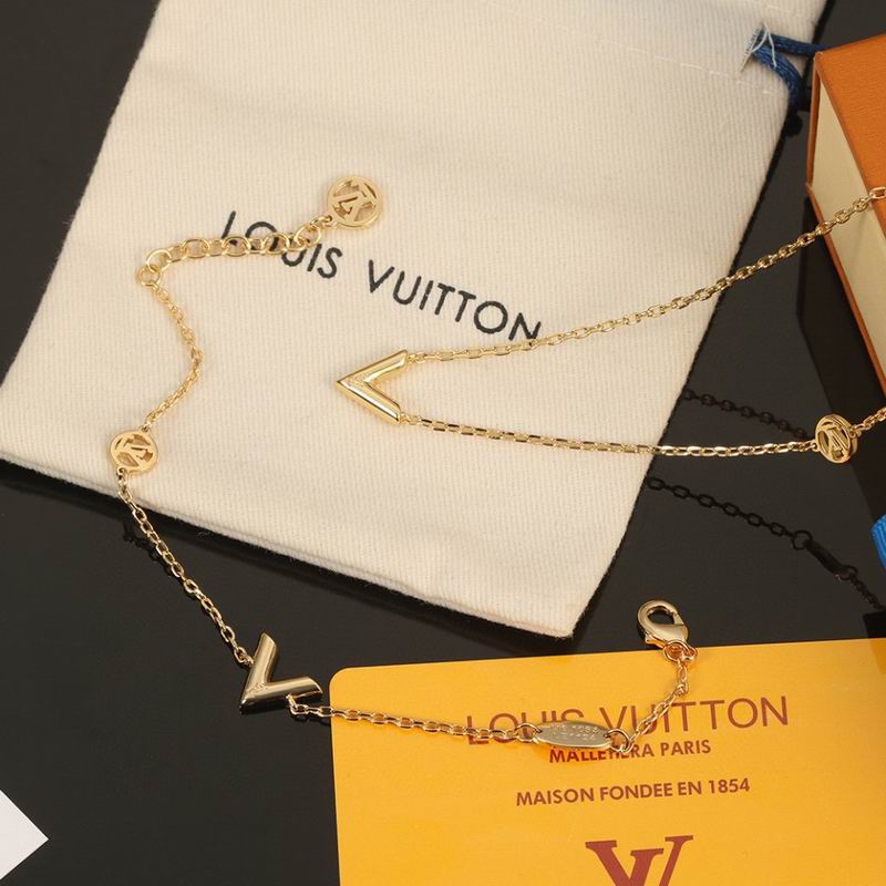 LV Necklace 03lyr349
